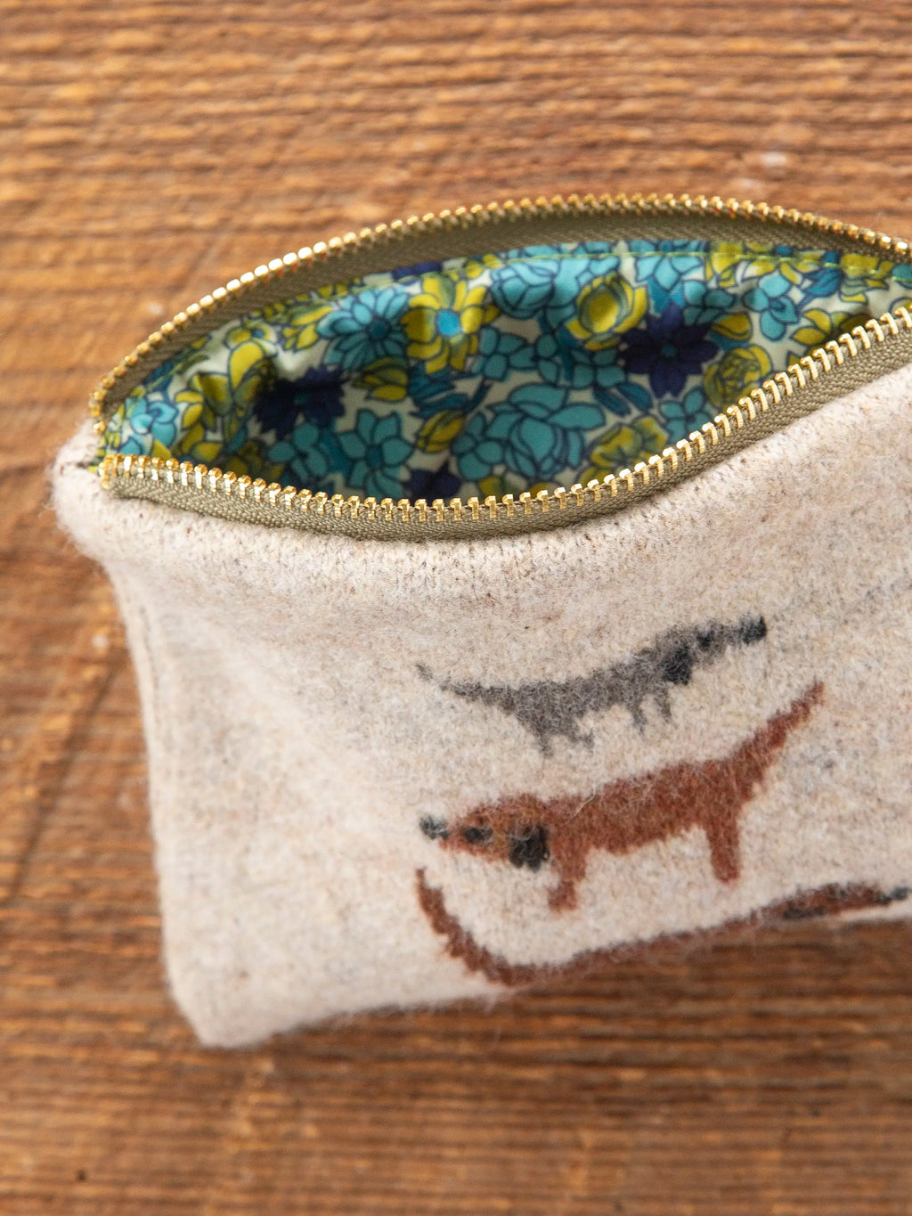 Intarsia Sweater Pouch - Tan Dog
