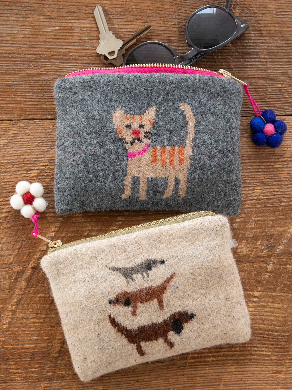 Intarsia Sweater Pouch - Tan Dog