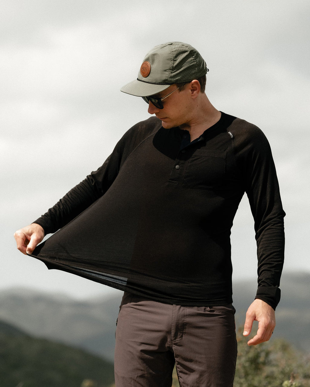 Departed Featherweight Travel Henley Pocket Tee