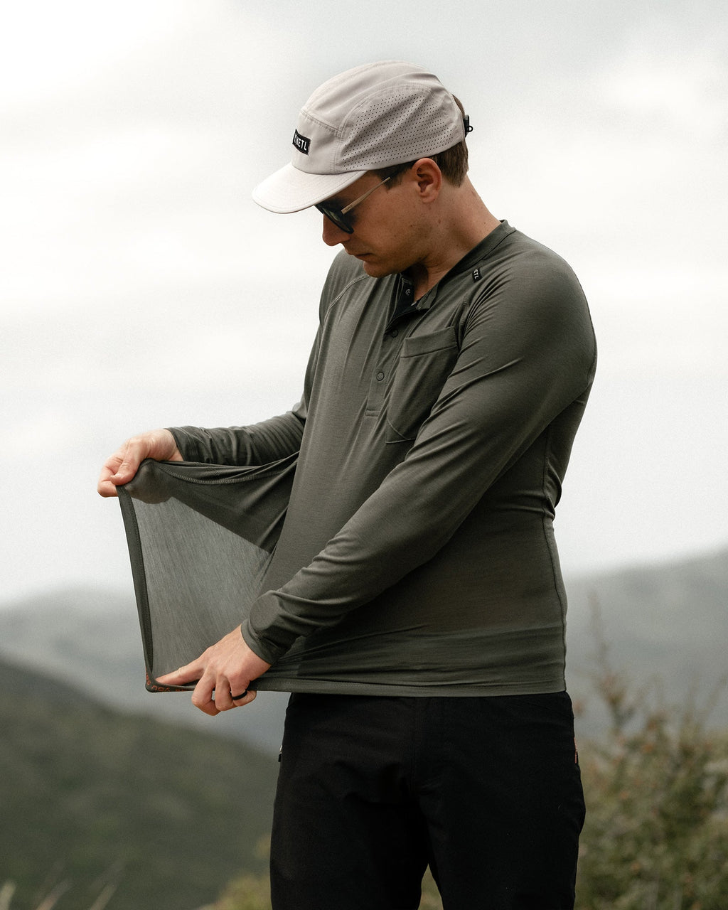 Departed Featherweight Travel Henley Pocket Tee