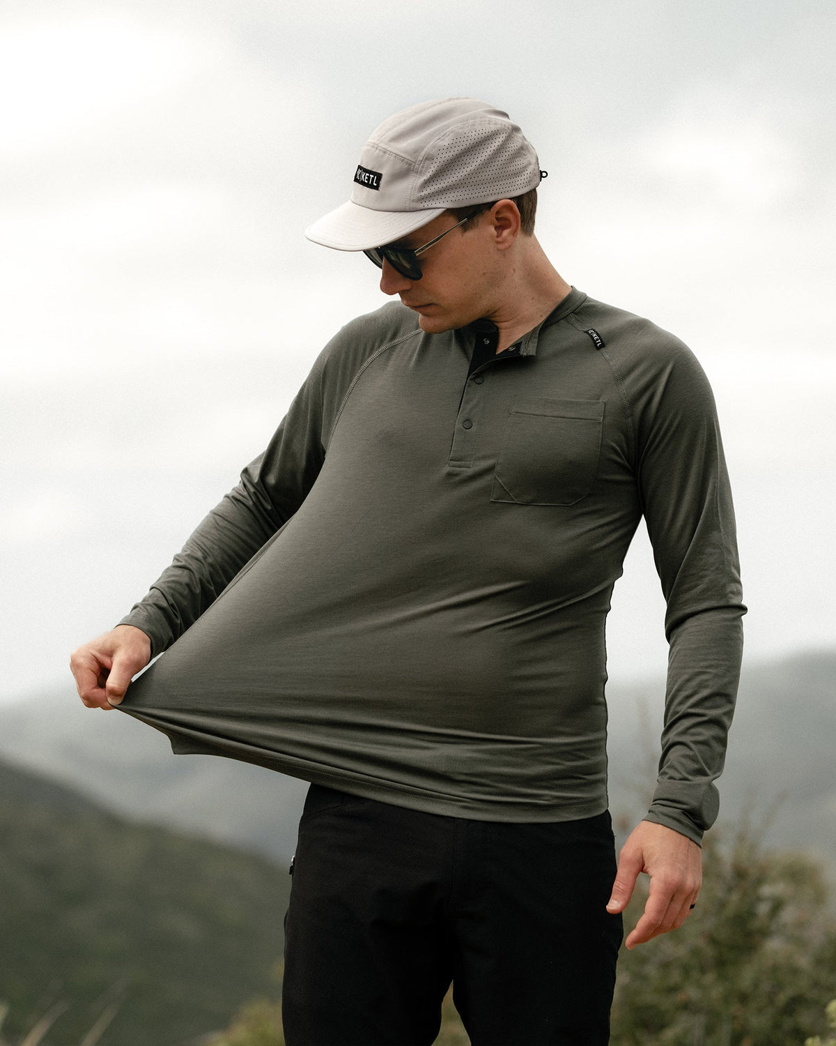 Departed Featherweight Travel Henley Pocket Tee