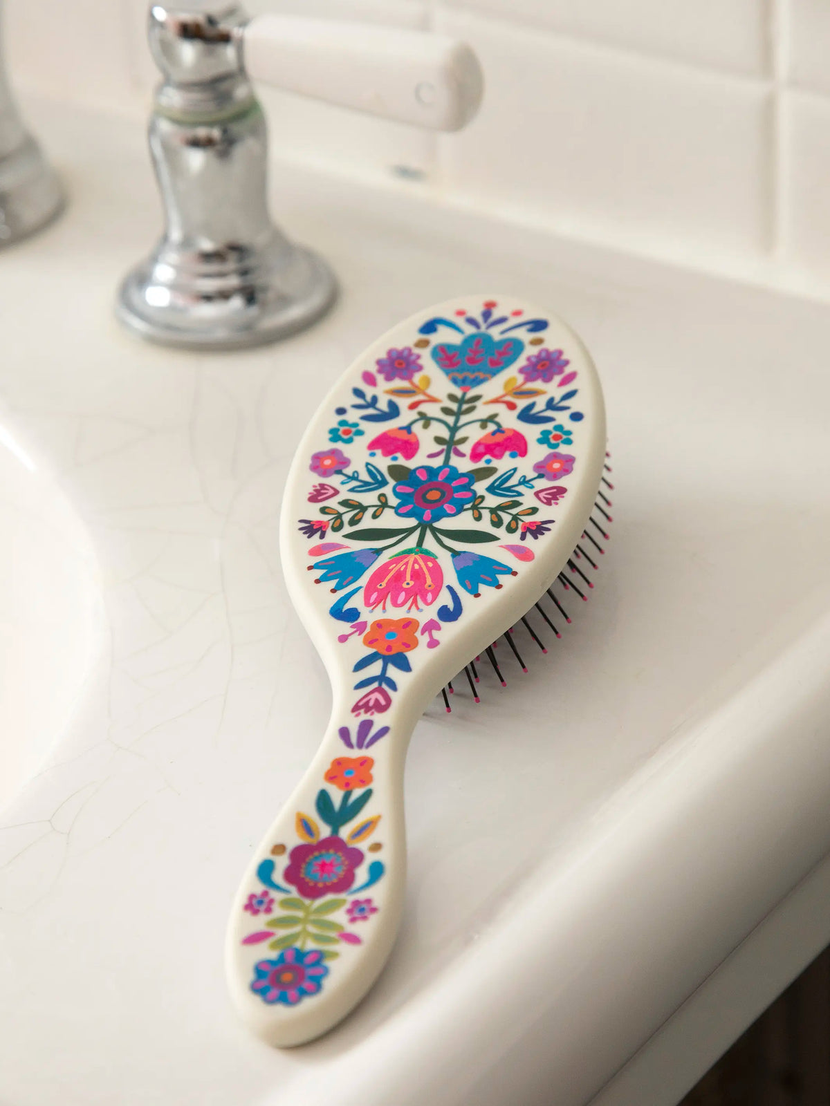 Wet / Dry Detangling Hairbrush - Cream