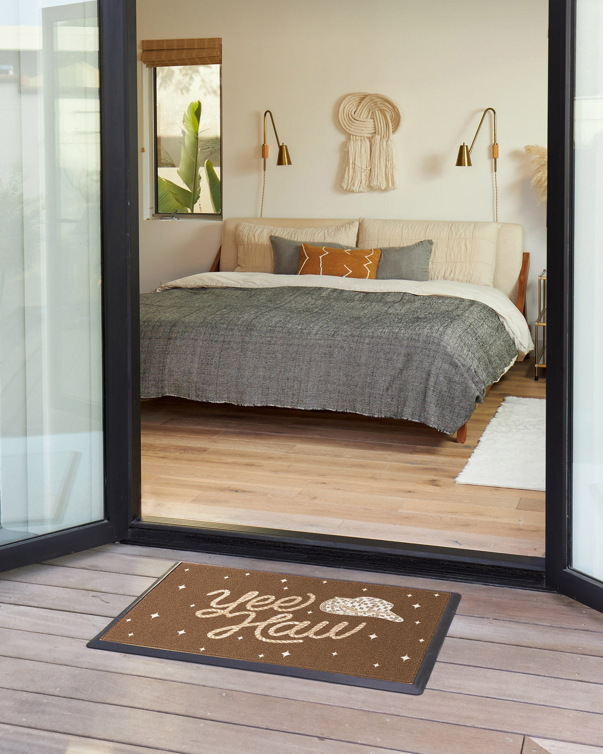 DM23_front_door